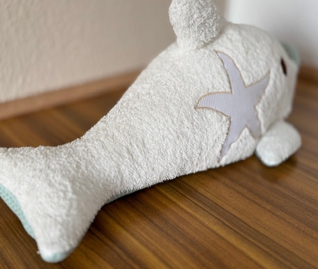 Kuscheltier Delfin